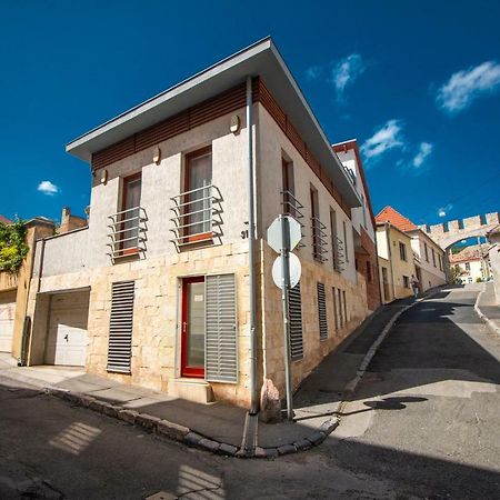 Keltaur Studio Apartman With Garage Apartamento Pécs Exterior foto