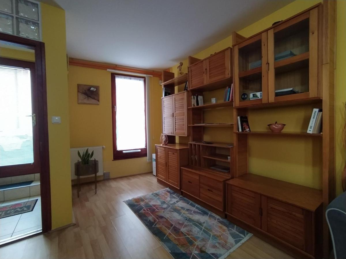 Keltaur Studio Apartman With Garage Apartamento Pécs Exterior foto