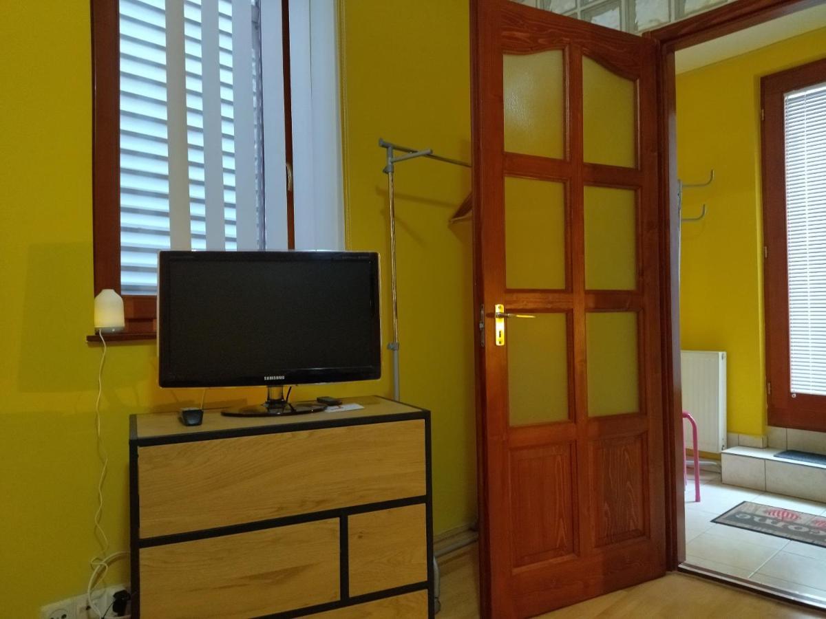 Keltaur Studio Apartman With Garage Apartamento Pécs Exterior foto